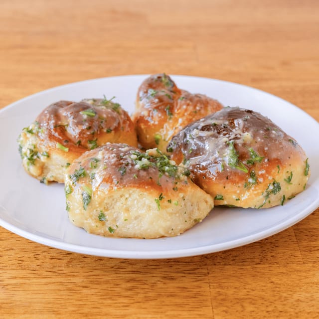 Garlic Knots.